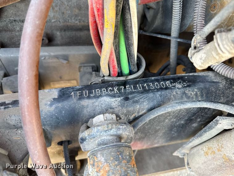 image for item EM3791 2005 Freightliner CST120 truck cab and chassis