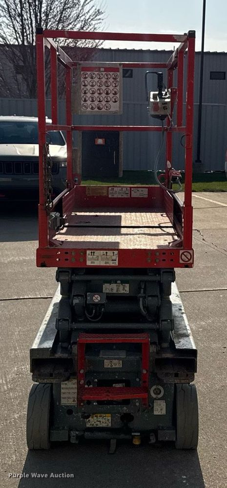 image for item EM3800 2006 Skyjack SJIII 3219 scissor lift