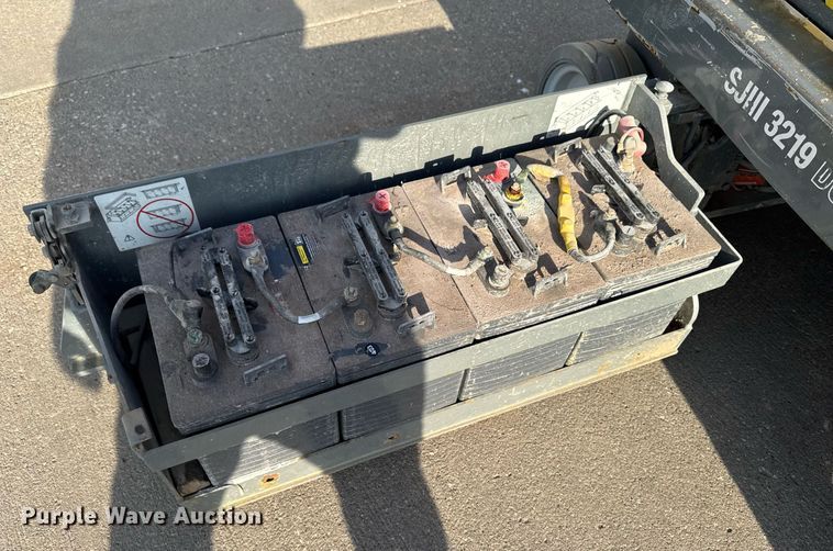 image for item EM3800 2006 Skyjack SJIII 3219 scissor lift