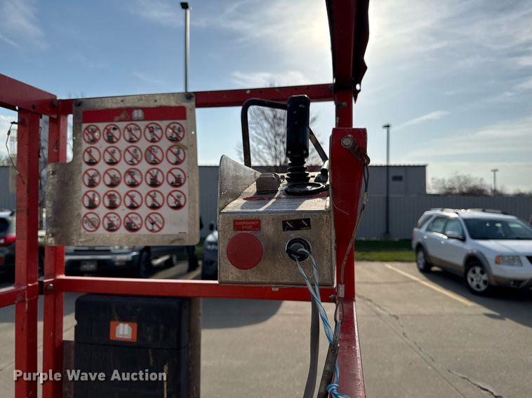 image for item EM3800 2006 Skyjack SJIII 3219 scissor lift