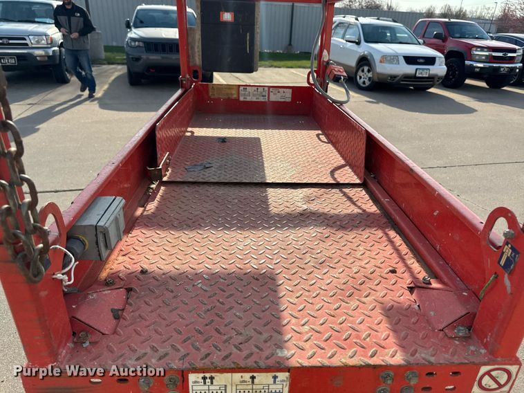 image for item EM3800 2006 Skyjack SJIII 3219 scissor lift