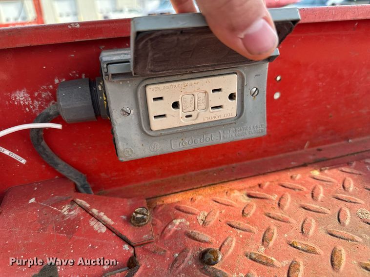 image for item EM3800 2006 Skyjack SJIII 3219 scissor lift