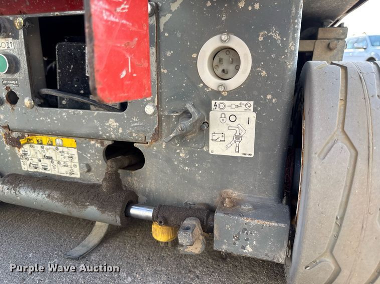 image for item EM3800 2006 Skyjack SJIII 3219 scissor lift