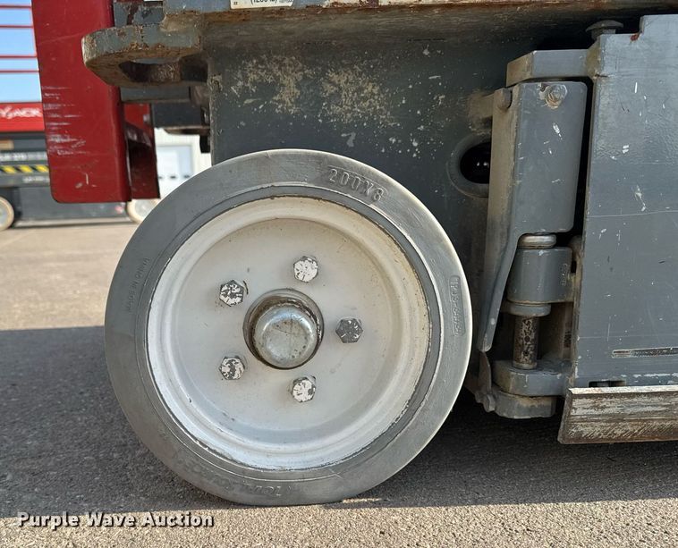 image for item EM3800 2006 Skyjack SJIII 3219 scissor lift