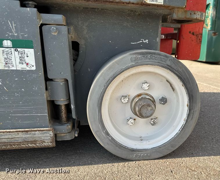 image for item EM3800 2006 Skyjack SJIII 3219 scissor lift