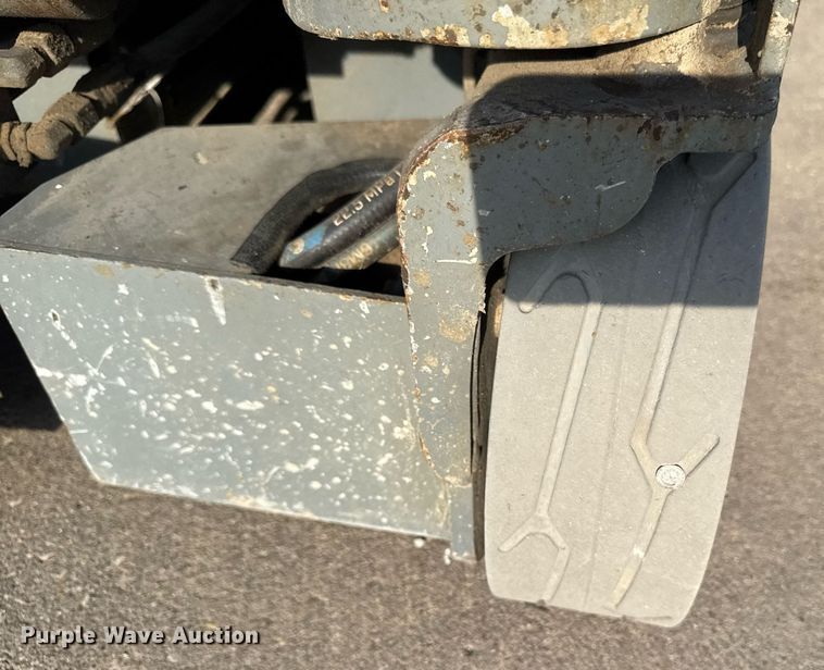 image for item EM3800 2006 Skyjack SJIII 3219 scissor lift