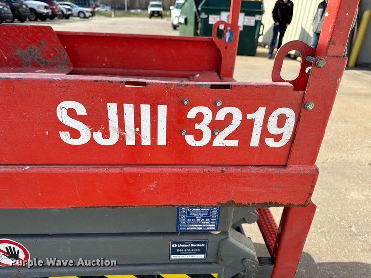 image for item EM3801 2005 Skyjack SJIII 3219 scissor lift
