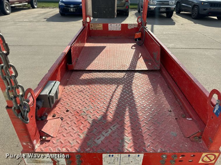 image for item EM3801 2005 Skyjack SJIII 3219 scissor lift