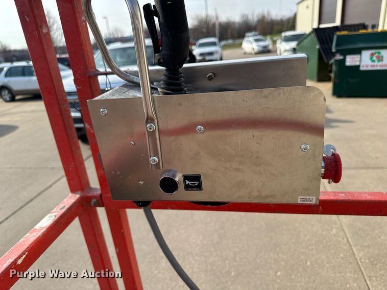 image for item EM3801 2005 Skyjack SJIII 3219 scissor lift