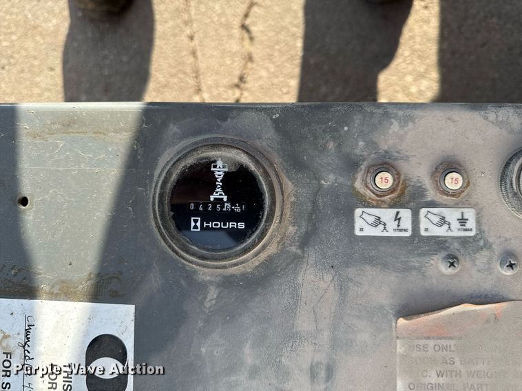 image for item EM3801 2005 Skyjack SJIII 3219 scissor lift