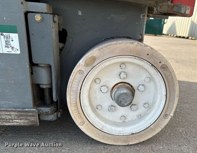 image for item EM3801 2005 Skyjack SJIII 3219 scissor lift