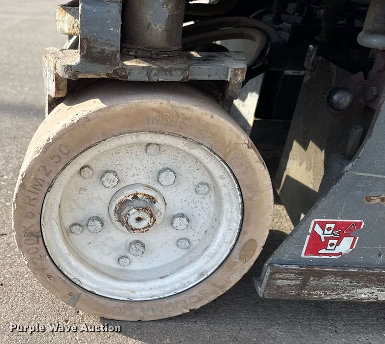 image for item EM3801 2005 Skyjack SJIII 3219 scissor lift