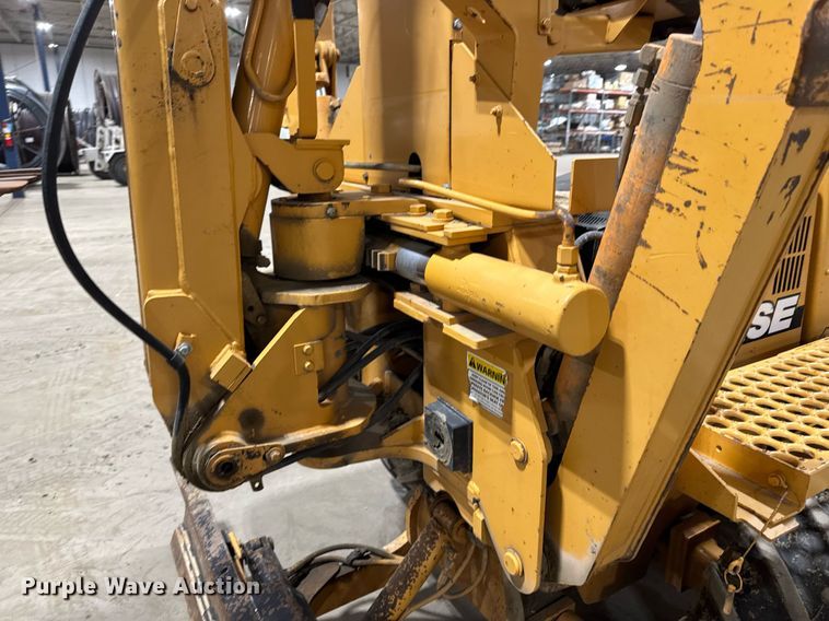 image for item EM3802 2001 Case RT560 trencher