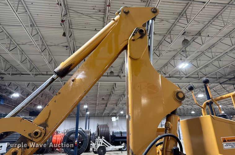 image for item EM3802 2001 Case RT560 trencher