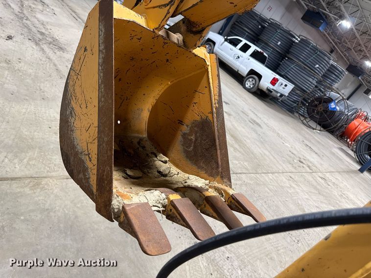 image for item EM3802 2001 Case RT560 trencher