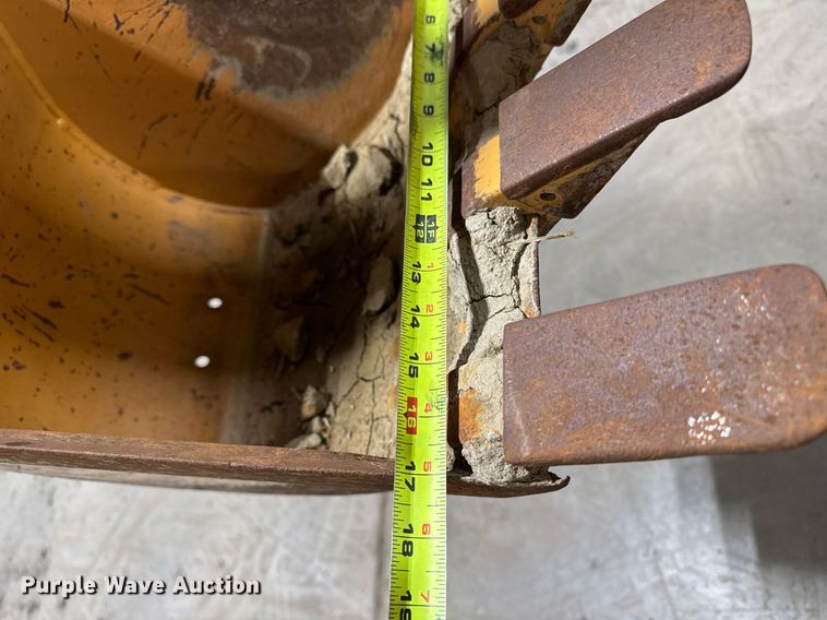 image for item EM3802 2001 Case RT560 trencher