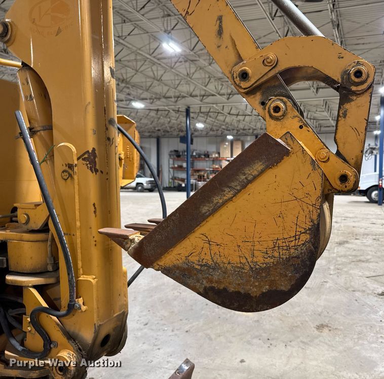 image for item EM3802 2001 Case RT560 trencher