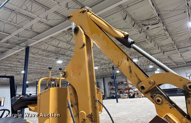 image for item EM3802 2001 Case RT560 trencher