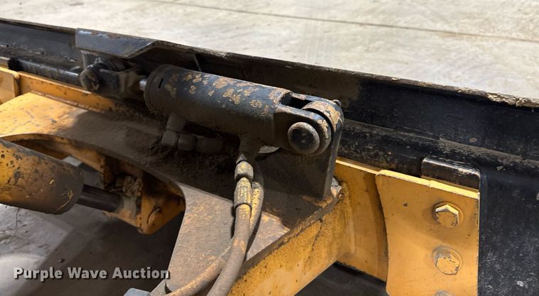 image for item EM3802 2001 Case RT560 trencher