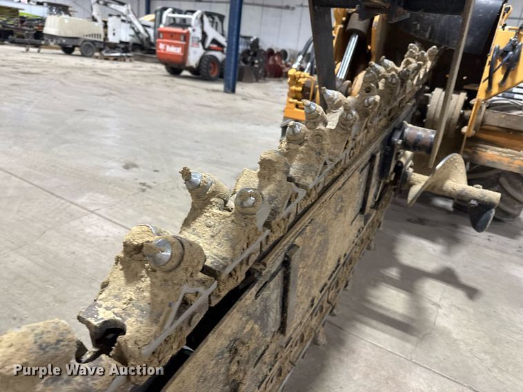 image for item EM3802 2001 Case RT560 trencher