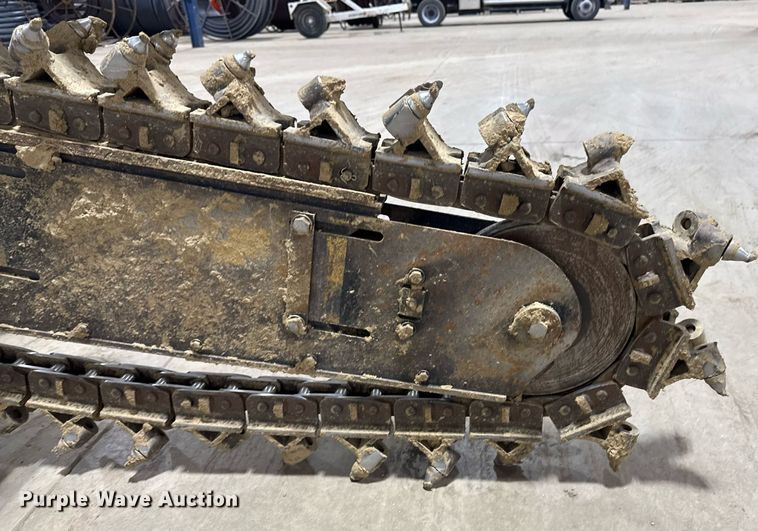 image for item EM3802 2001 Case RT560 trencher