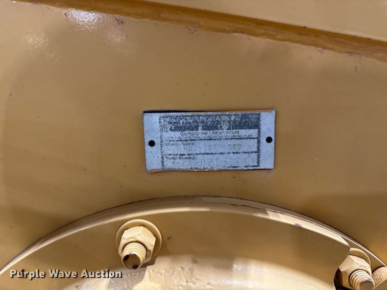 image for item EM3802 2001 Case RT560 trencher