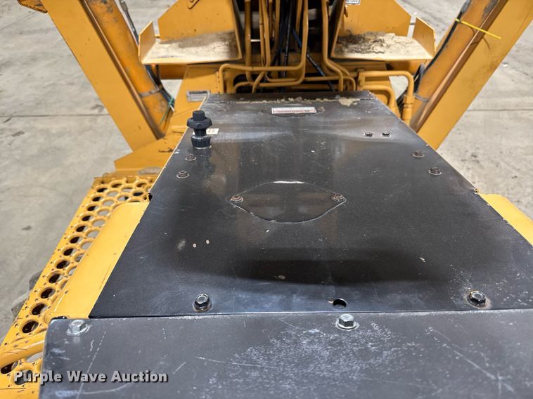 image for item EM3802 2001 Case RT560 trencher