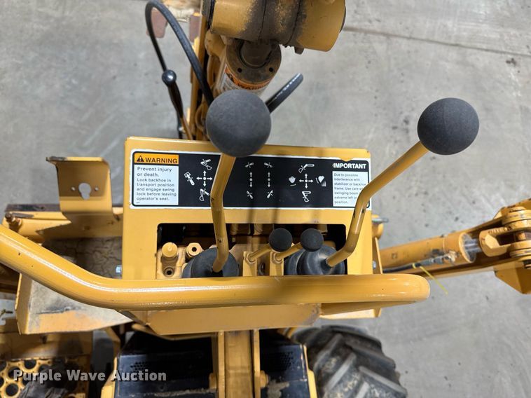 image for item EM3802 2001 Case RT560 trencher