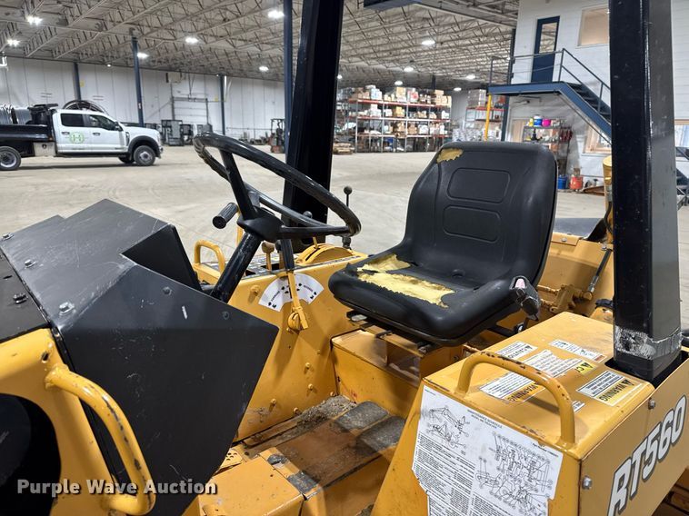 image for item EM3802 2001 Case RT560 trencher