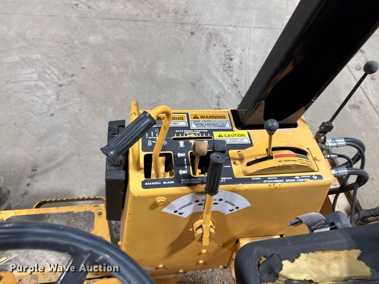 image for item EM3802 2001 Case RT560 trencher