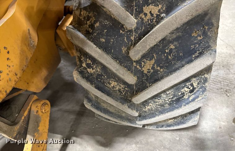 image for item EM3802 2001 Case RT560 trencher