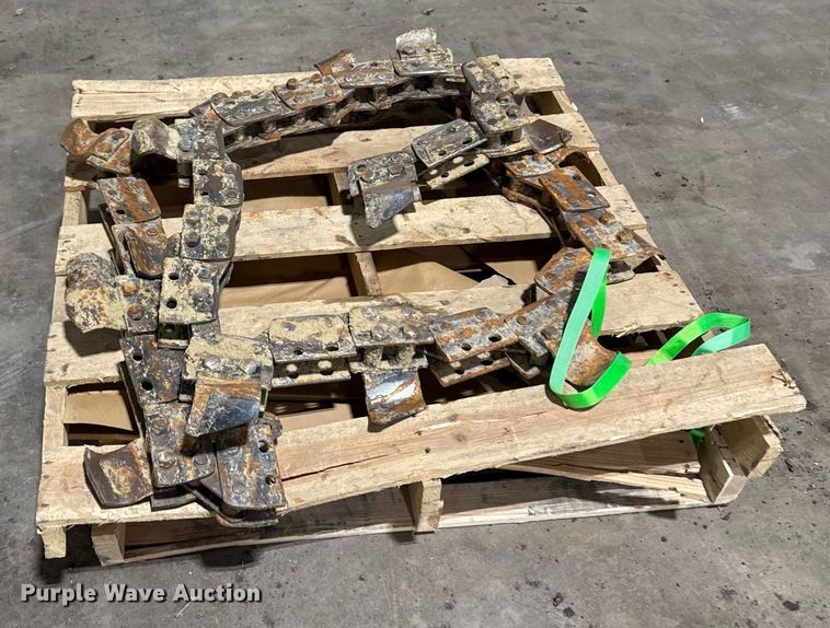 image for item EM3802 2001 Case RT560 trencher