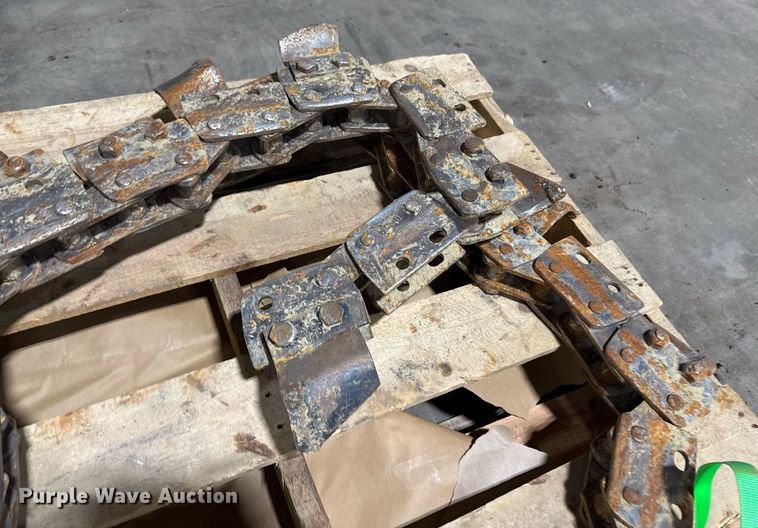 image for item EM3802 2001 Case RT560 trencher