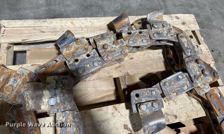 image for item EM3802 2001 Case RT560 trencher