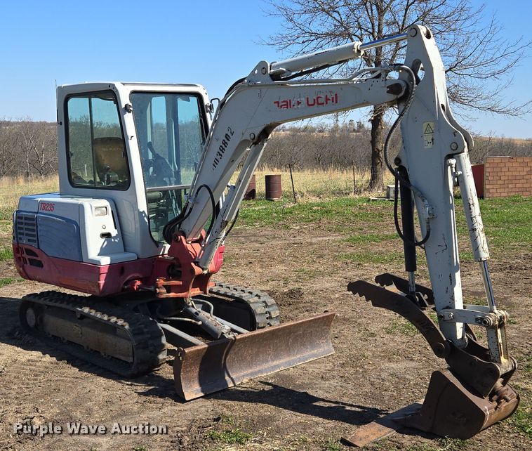 image for item EM7002 2011 Takeuchi TB235 mini excavator