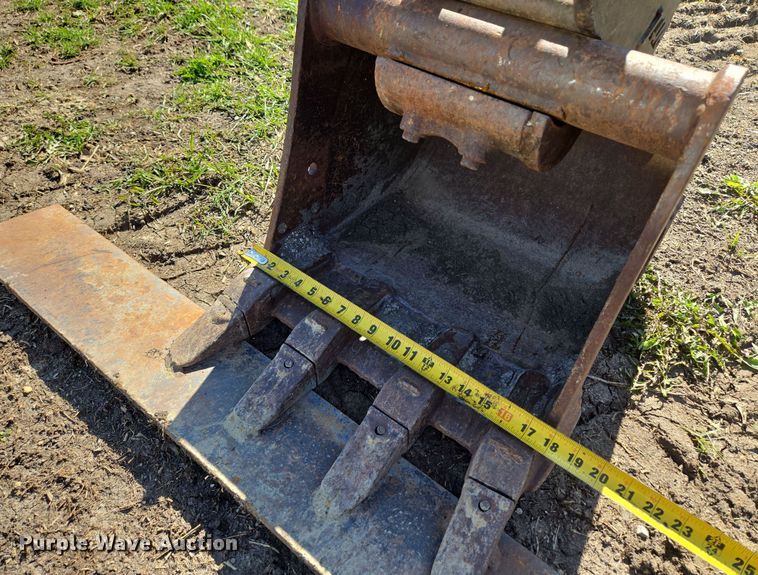 image for item EM7002 2011 Takeuchi TB235 mini excavator