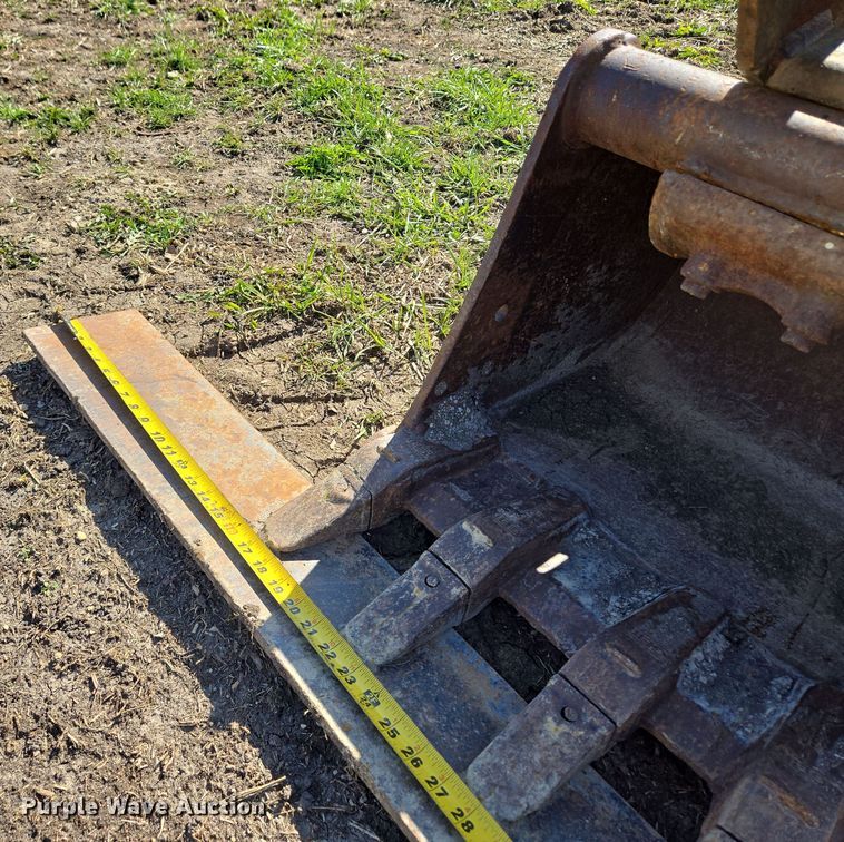 image for item EM7002 2011 Takeuchi TB235 mini excavator