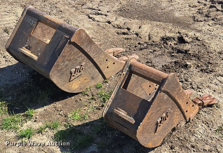 image for item EM7002 2011 Takeuchi TB235 mini excavator