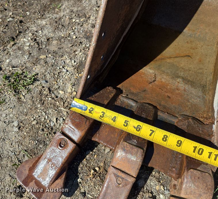 image for item EM7002 2011 Takeuchi TB235 mini excavator