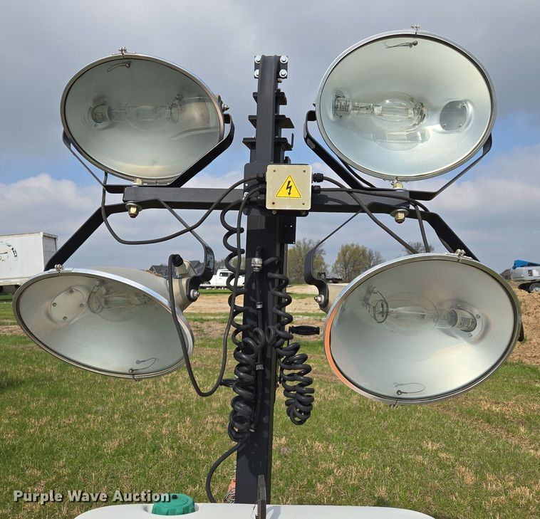 image for item EM7027 Generac  Mobile  light plant