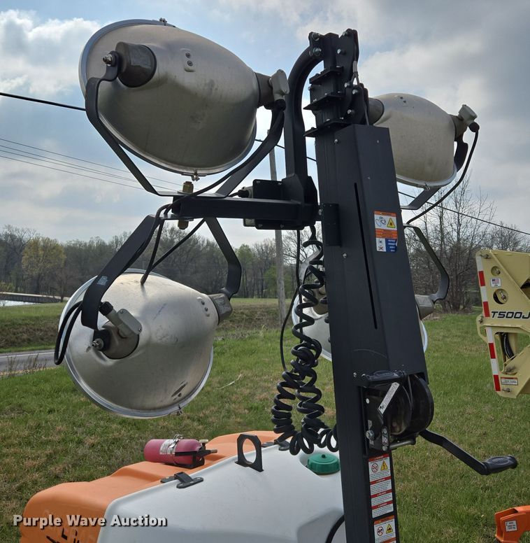 image for item EM7027 Generac  Mobile  light plant