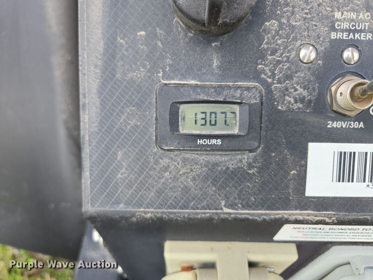 image for item EM7027 Generac  Mobile  light plant