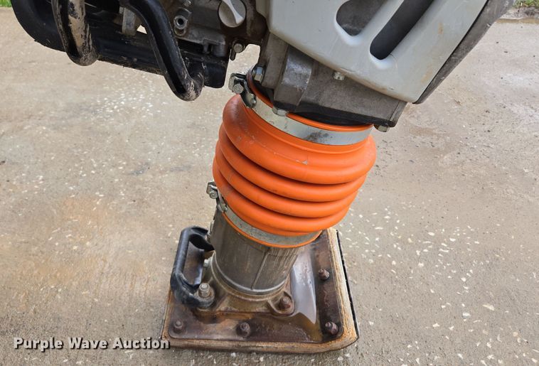 image for item EM7028 Mikasa MTX-70HD  plate compactor