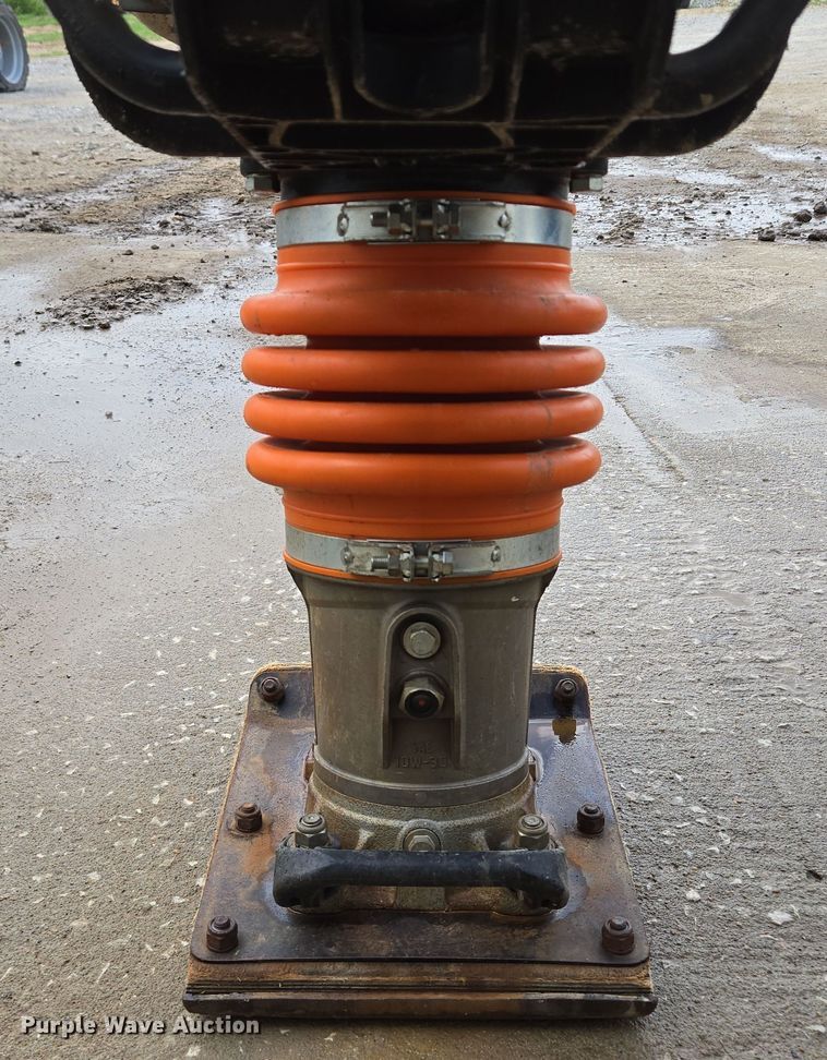 image for item EM7028 Mikasa MTX-70HD  plate compactor