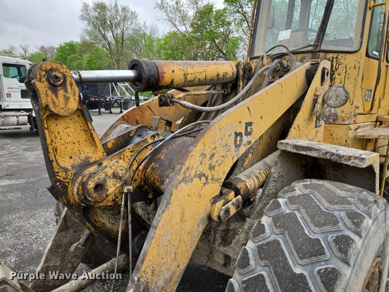 image for item EM7079 1990 Caterpillar 926E wheel loader