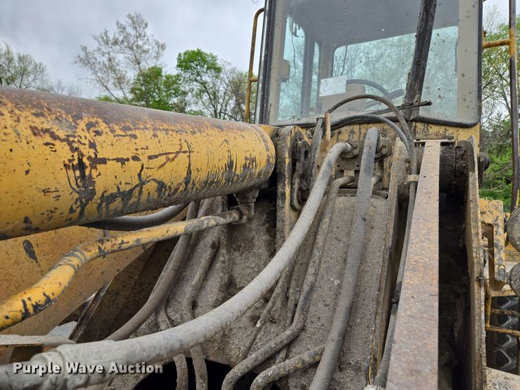 image for item EM7079 1990 Caterpillar 926E wheel loader