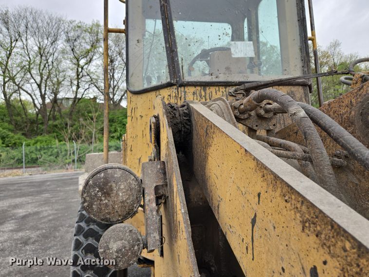 image for item EM7079 1990 Caterpillar 926E wheel loader