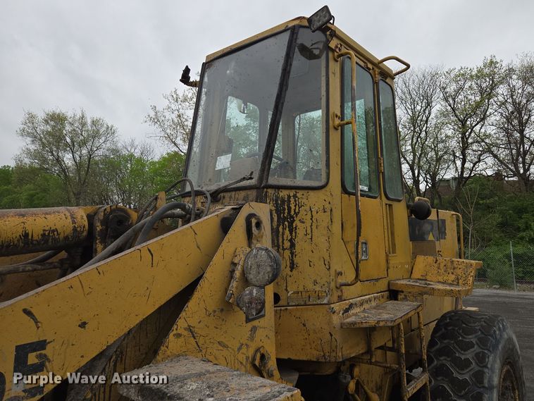 image for item EM7079 1990 Caterpillar 926E wheel loader