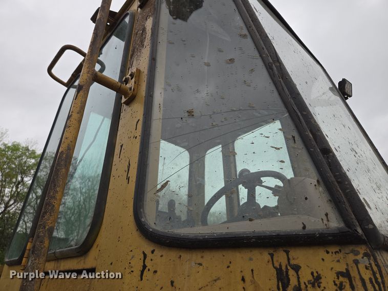 image for item EM7079 1990 Caterpillar 926E wheel loader