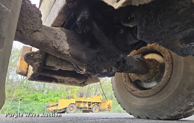image for item EM7079 1990 Caterpillar 926E wheel loader